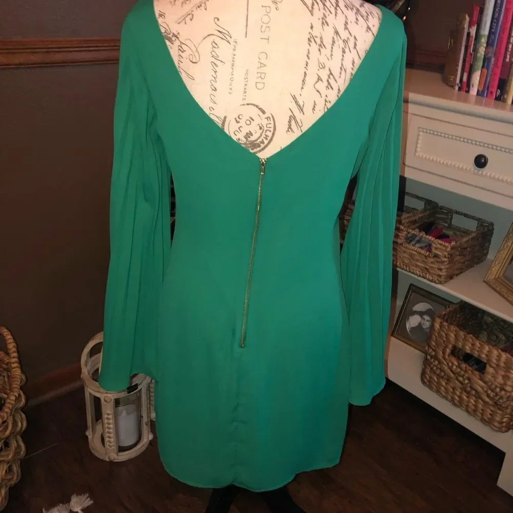 Fabulous GB Dress - Picture 2 of 7